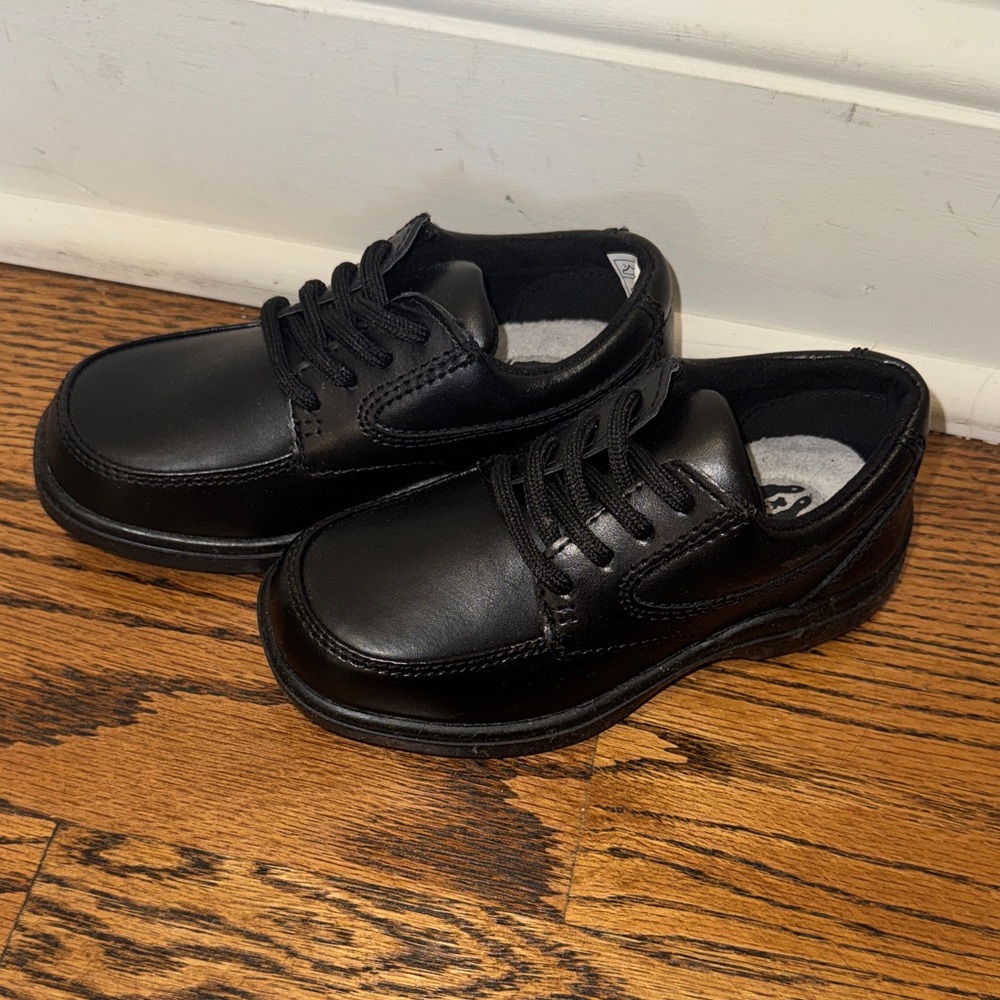 Black Hush Puppies Lace-Up Shoes boys size 9